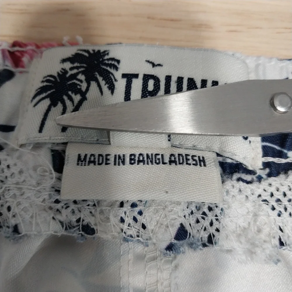 Trunks Surf & Swim Co Mens Swim Trunks Hummingbird Tropical Large White Navy